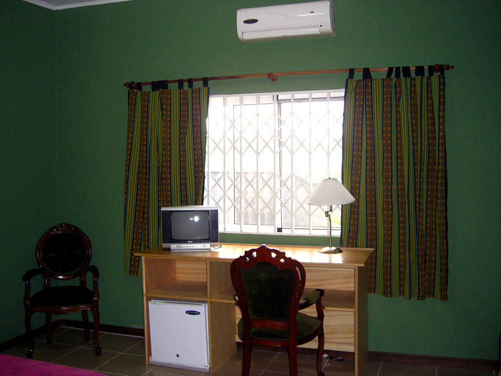 Jamaica Inn Guest House Botianaw Zimmer foto